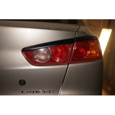 Накладки на задние фонари "реснички" для LANCER X